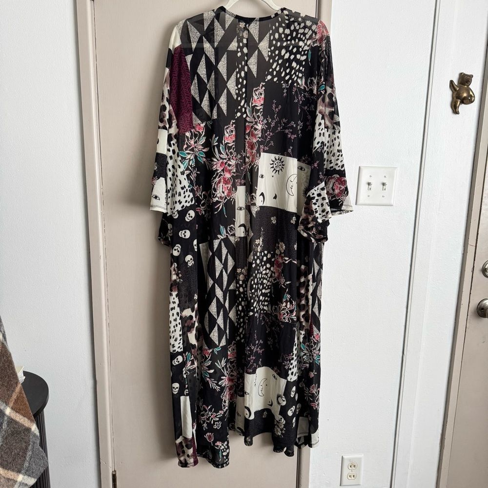 Torrid Mixed Print Floral Animal Print Moon Sheer Kimono Top - Picture 4 of 7